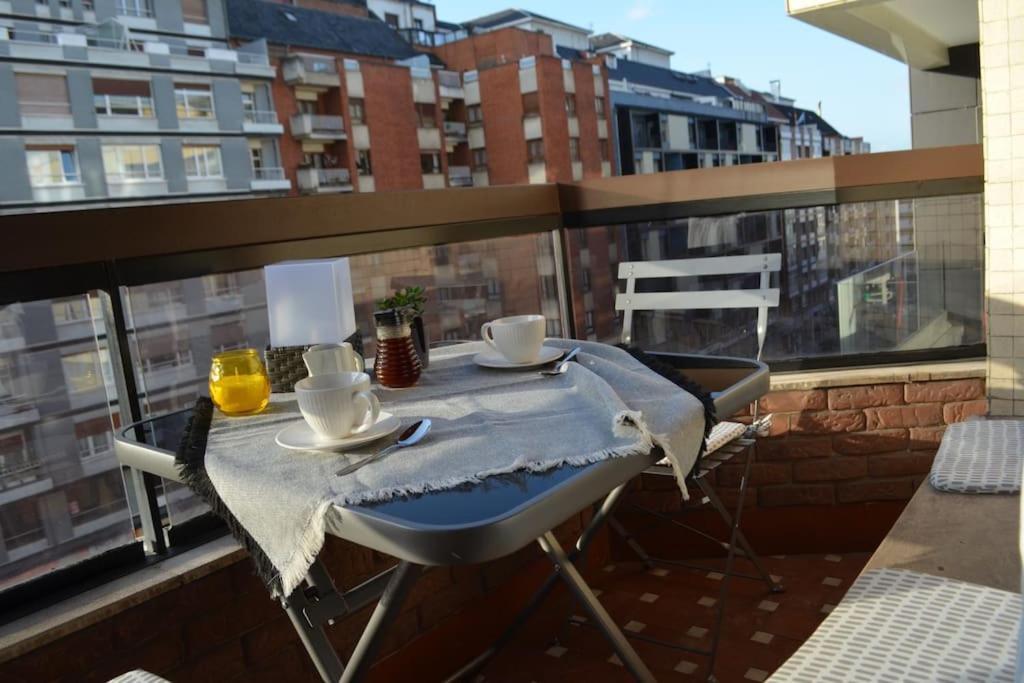 Explora Oviedo A Pie Lejlighed Eksteriør billede